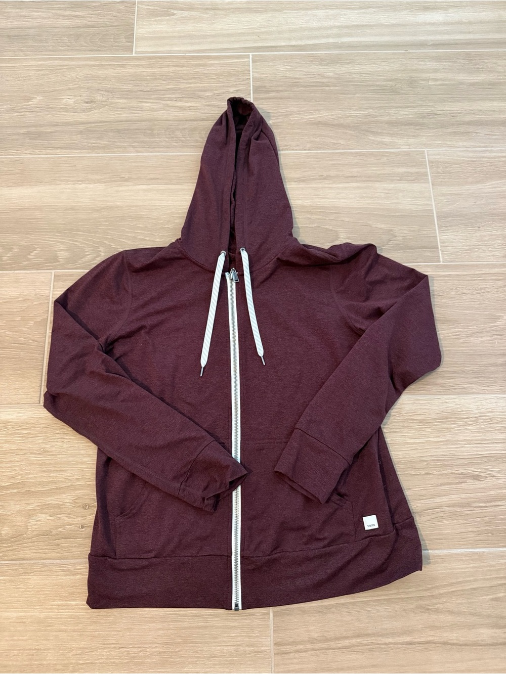 Vuori Halo Performance Hoodie 2.0
In burgundy